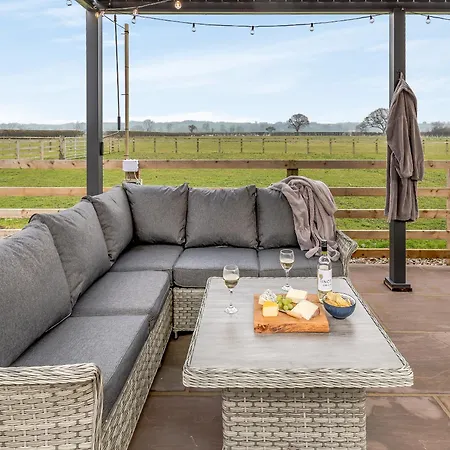 The Workshop - Uk42470 Holiday home