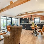The Workshop - Uk42470
